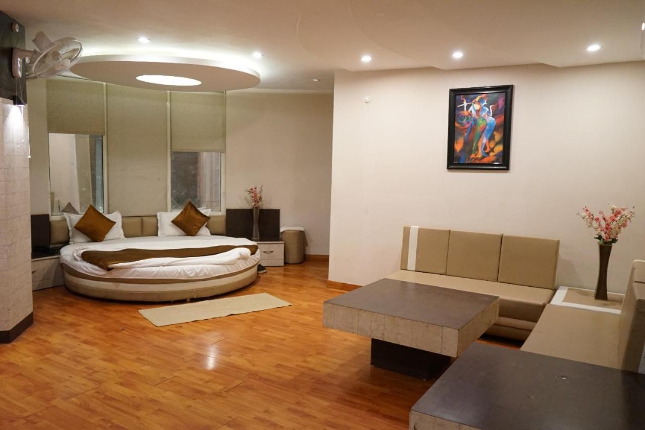 K3 Club Residency Hotel Jhansi Exterior photo