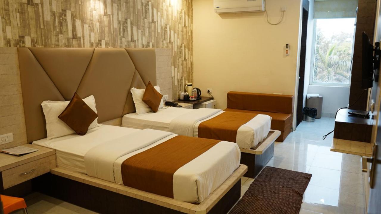 K3 Club Residency Hotel Jhansi Exterior photo
